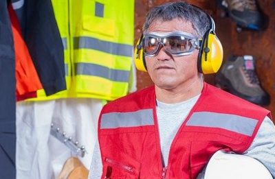 How to deal with some workers who refuse to wear PPE