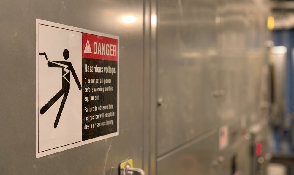 What colours do health and safety signs have to be?